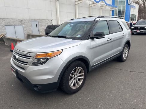 Used 2013 Ford Explorer XLT image 4