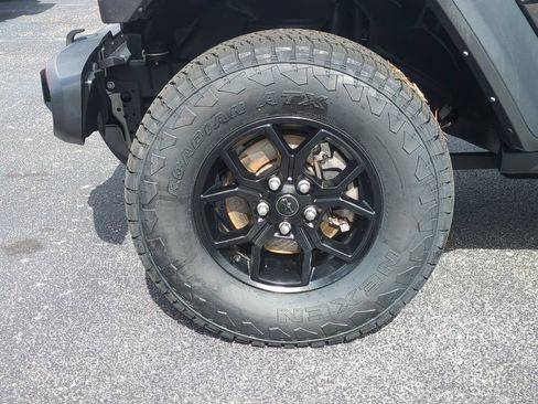 Used 2024 Jeep Wrangler Unlimited Sport AWD/4WD image 12