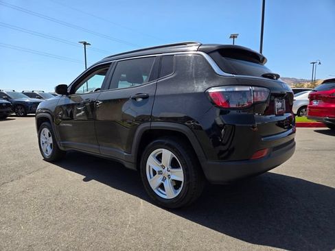 Used 2022 Jeep Compass Latitude FWD image 4