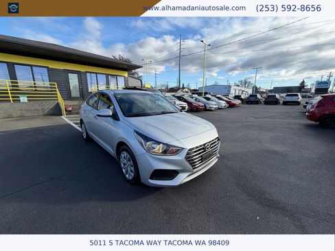 Used 2021 Hyundai Accent SE image 3