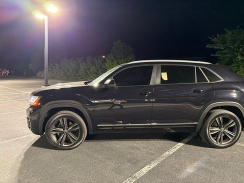 Used 2022 Volkswagen Atlas Cross Sport SEL R-Line AWD/4WD image 2