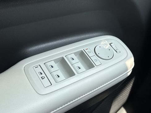 Certified 2024 Hyundai Santa Fe SEL FWD image 18