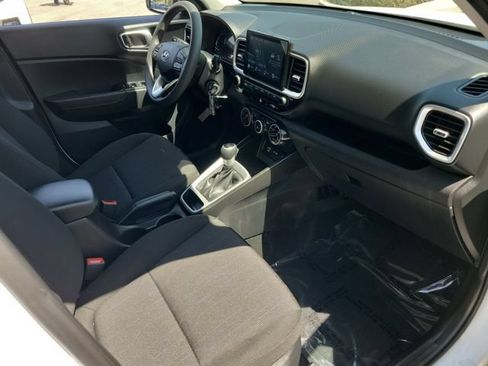 Certified 2026 Hyundai Venue SE FWD image 19