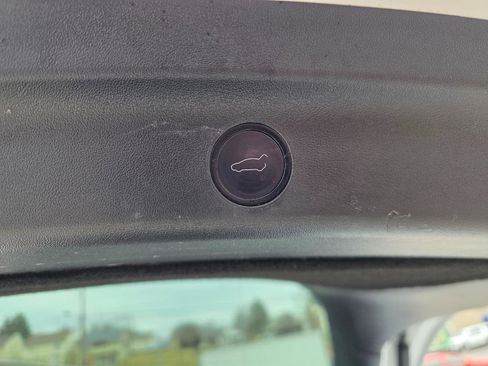 Used 2020 Tesla Model Y Long Range image 14