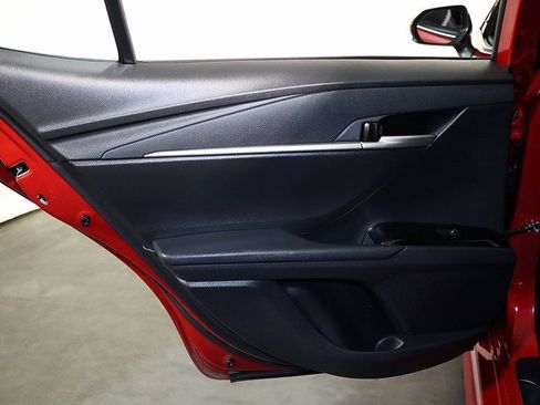 Used 2025 Toyota Camry SE image 23