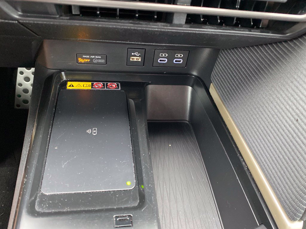 Used 2025 Toyota Camry SE FWD image 18