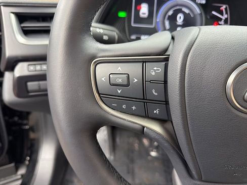 Used 2024 Lexus UX 250h AWD w/ Premium Package image 13