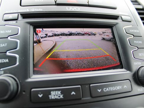 Used 2013 Kia Soul + w/ Audio Pkg FWD image 22