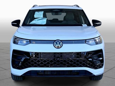 Used 2026 Volkswagen Tiguan SE R-Line FWD image 3
