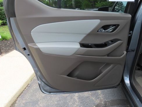 Used 2020 Chevrolet Traverse LT w/ LPO, Cargo Package AWD/4WD image 18