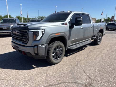 Used 2024 GMC Sierra 3500 AT4 w/ Technology Package AWD/4WD image 3