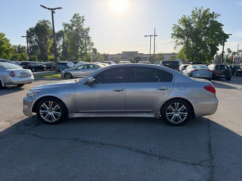 Used 2012 Hyundai Genesis 3.8 w/ Premium Pkg RWD image 6
