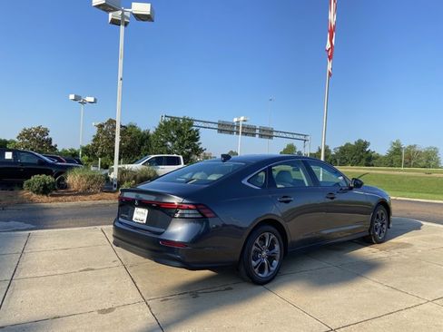 Used 2023 Honda Accord EX image 11