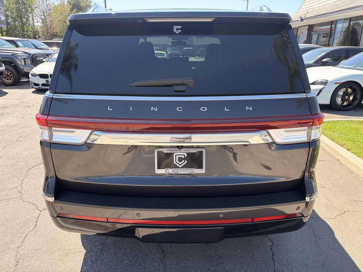 Used 2024 Lincoln Navigator Reserve AWD/4WD image 5