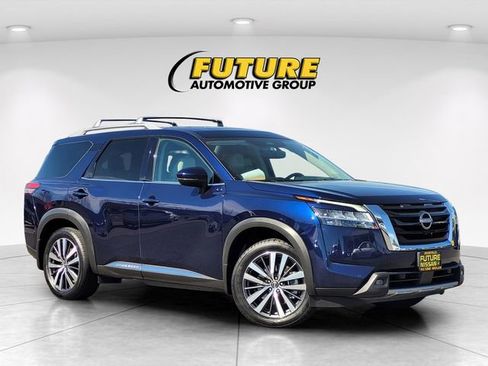 Certified 2022 Nissan Pathfinder Platinum w/ Cargo Package image 1