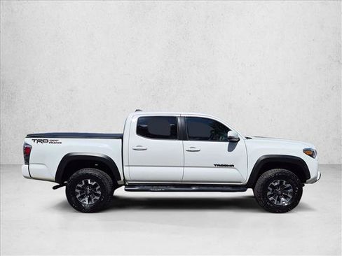 Used 2022 Toyota Tacoma TRD Off-Road w/ Technology Package RWD image 4