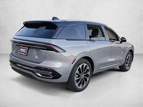 Used 2024 Lincoln Nautilus Reserve w/ Equipment Group 202A image 5