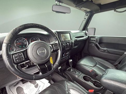 Used 2015 Jeep Wrangler Unlimited Sahara AWD/4WD image 16