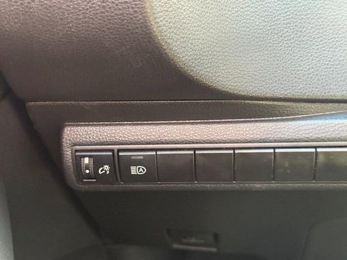 Used 2023 Toyota Corolla LE FWD image 29