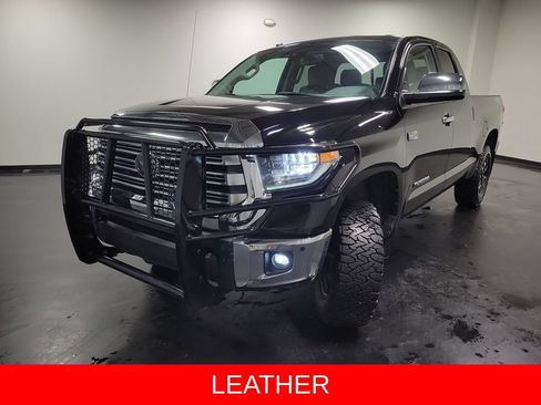 Used 2018 Toyota Tundra Limited w/ Limited Premium Package AWD/4WD image 4