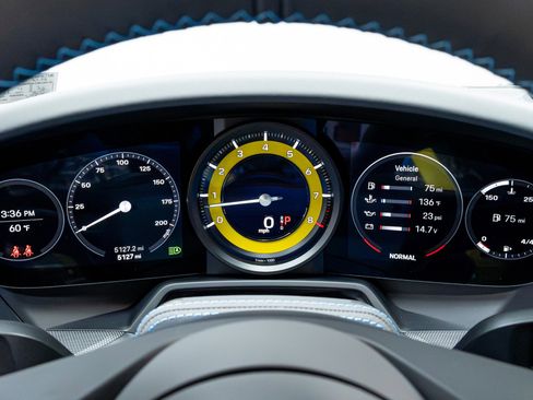 Used 2024 Porsche 911 Carrera image 12