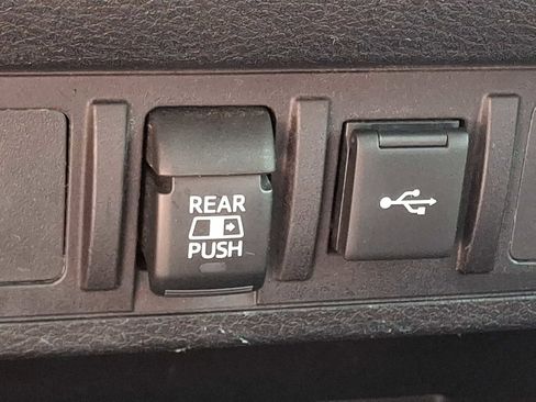 Used 2020 Toyota Tacoma SR5 image 27