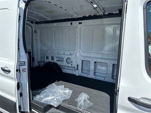 New 2025 Ford Transit 250 148 Medium Roof image 10