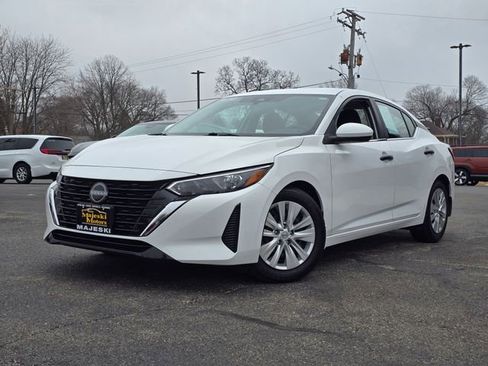 Used 2025 Nissan Sentra S image 3