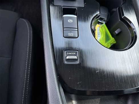 Certified 2023 Nissan Rogue S image 18