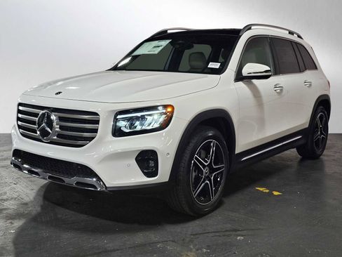 New 2026 Mercedes-Benz GLB 250 4MATIC image 7