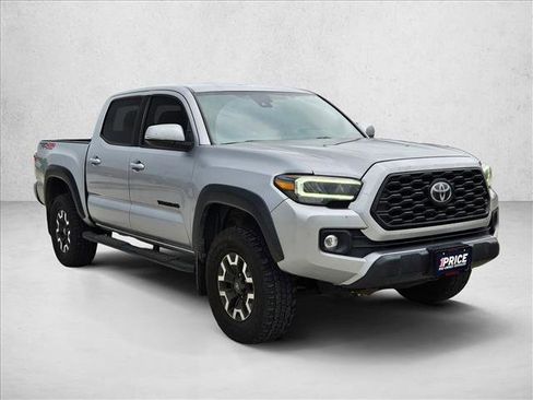 Used 2022 Toyota Tacoma TRD Off-Road w/ Technology Package AWD/4WD image 3