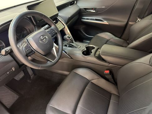 Used 2021 Toyota Venza XLE w/ Softex Package AWD/4WD image 4