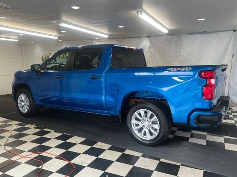 Used 2023 Chevrolet Silverado 1500 Custom AWD/4WD image 6