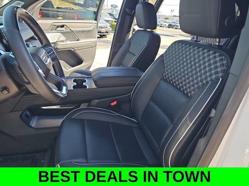 Used 2024 GMC Acadia Denali w/ Super Cruise Package FWD image 16