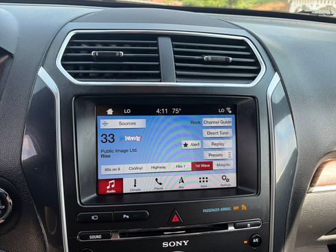 Used 2018 Ford Explorer Limited AWD/4WD image 19
