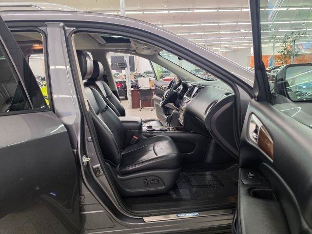 Used 2018 Nissan Pathfinder Platinum AWD/4WD image 39