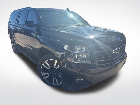Used 2019 Chevrolet Suburban Premier w/ RST Edition RWD image 3