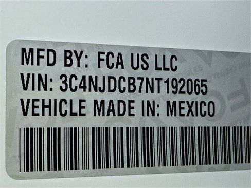 Certified 2022 Jeep Compass Limited image 25