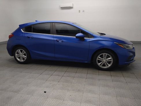 Used 2017 Chevrolet Cruze LT w/ Convenience Package FWD image 11