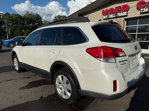 Used 2012 Subaru Outback 2.5i Limited w/ Moonroof Pkg image 5