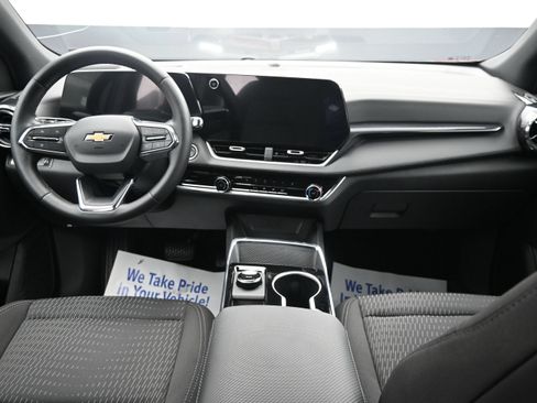 Used 2026 Chevrolet Equinox LT w/ Safety and Technology Package FWD image 23