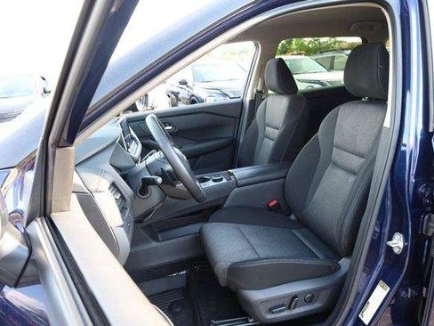 Used 2025 Nissan Rogue SV AWD/4WD image 8
