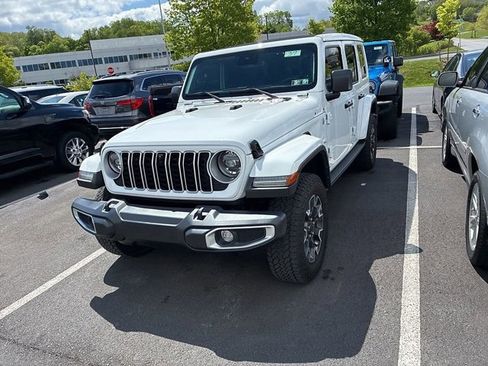 Used 2024 Jeep Wrangler Unlimited Sahara w/ Technology Group AWD/4WD image 21
