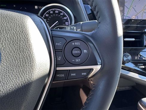 Used 2021 Toyota Camry XLE image 8