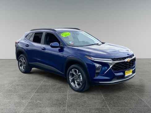 Used 2024 Chevrolet Trax LT FWD image 7