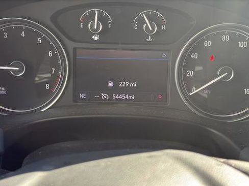Used 2023 Buick Enclave Essence FWD image 10