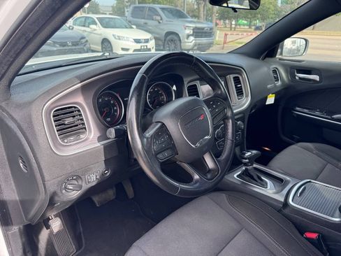 Used 2022 Dodge Charger SXT RWD image 11