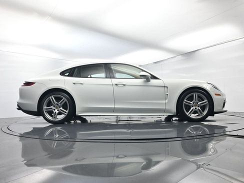 Used 2019 Porsche Panamera image 52