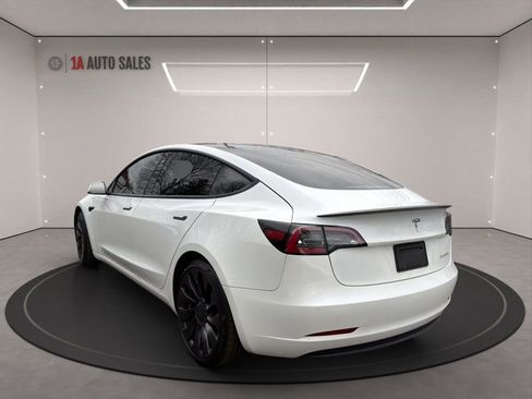 Used 2021 Tesla Model 3 Performance image 3