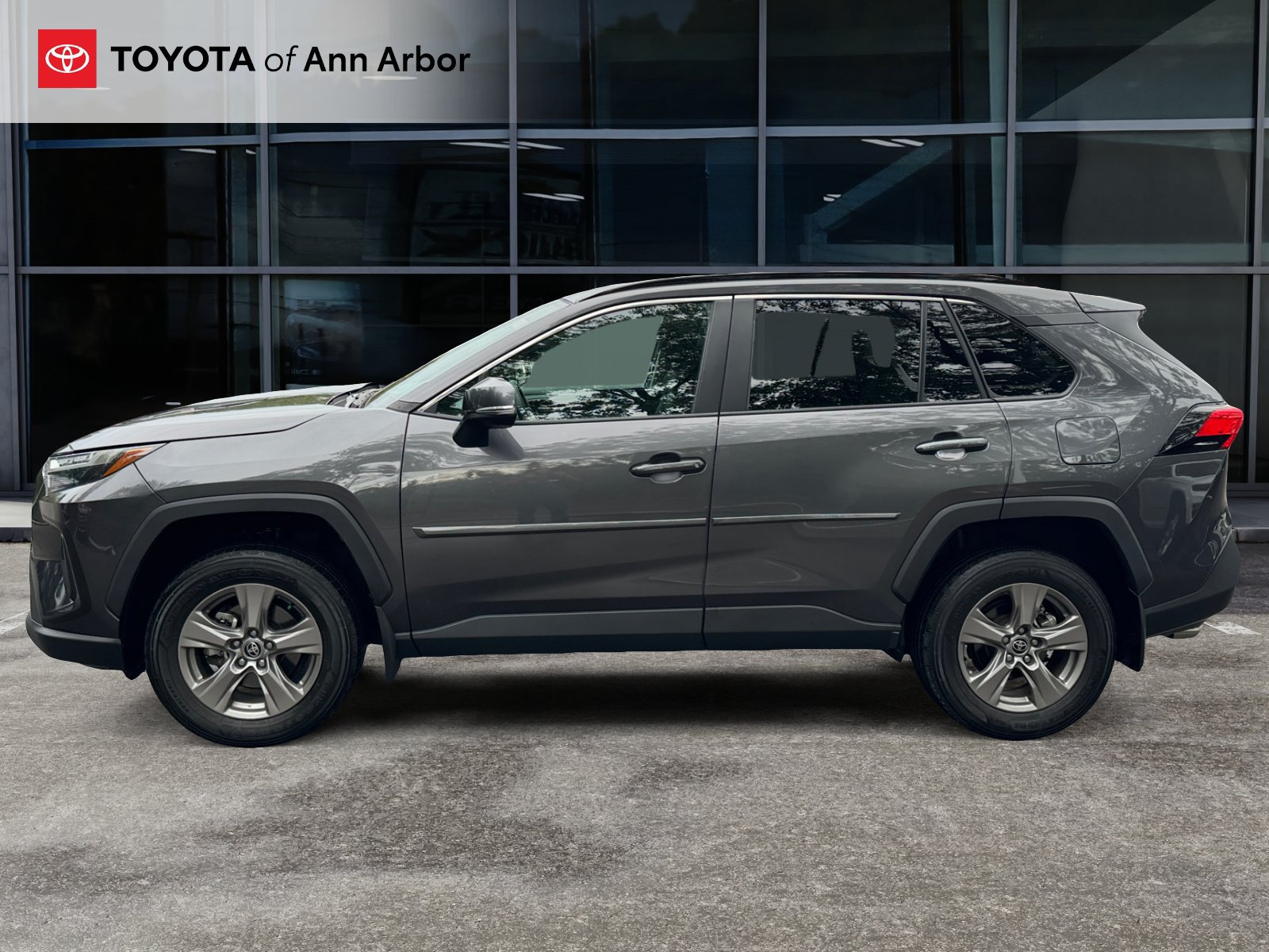 Used 2023 Toyota RAV4 XLE AWD/4WD image 8